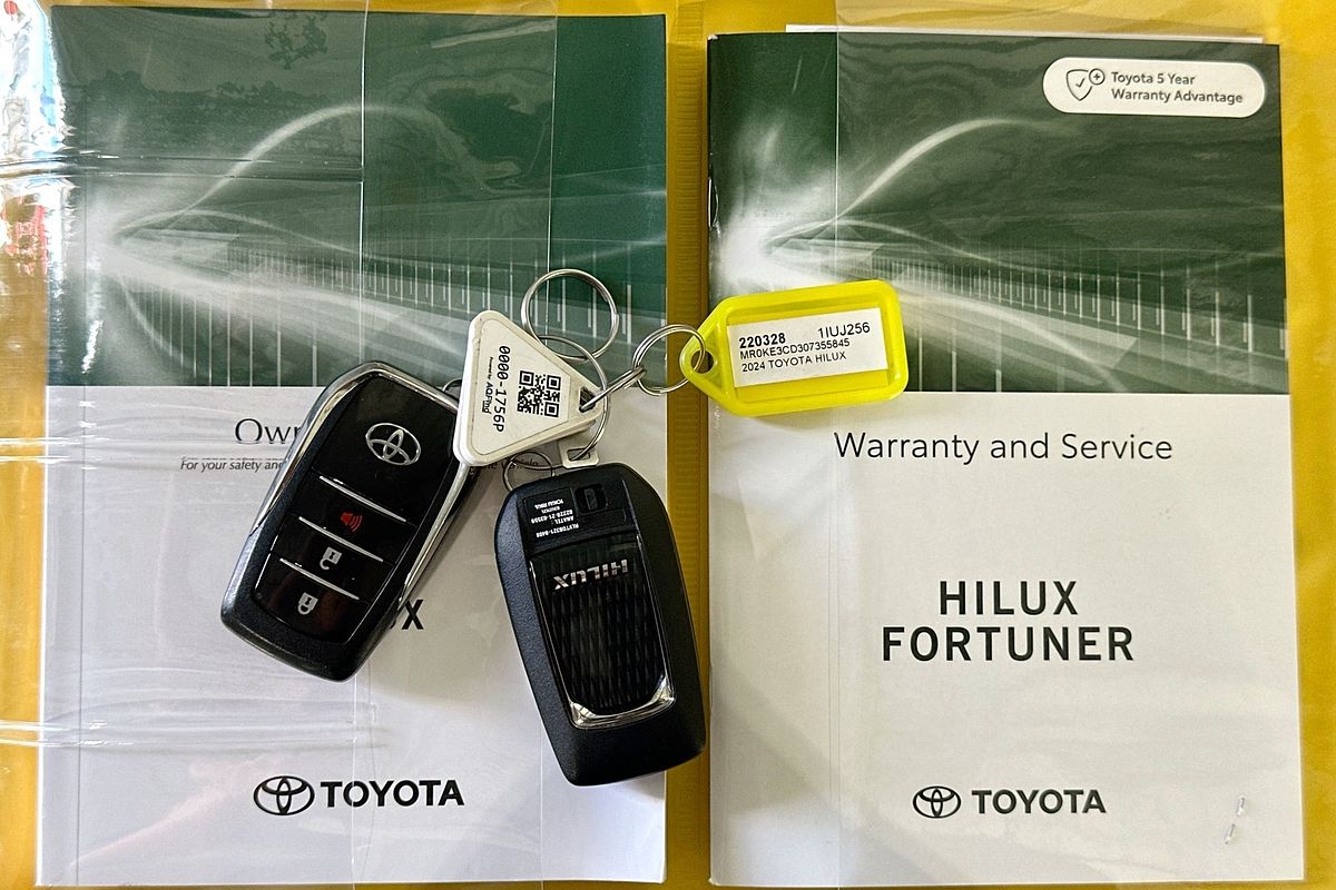 2024 Toyota HILUX SR 48V (4x4) GUN126R 4X4