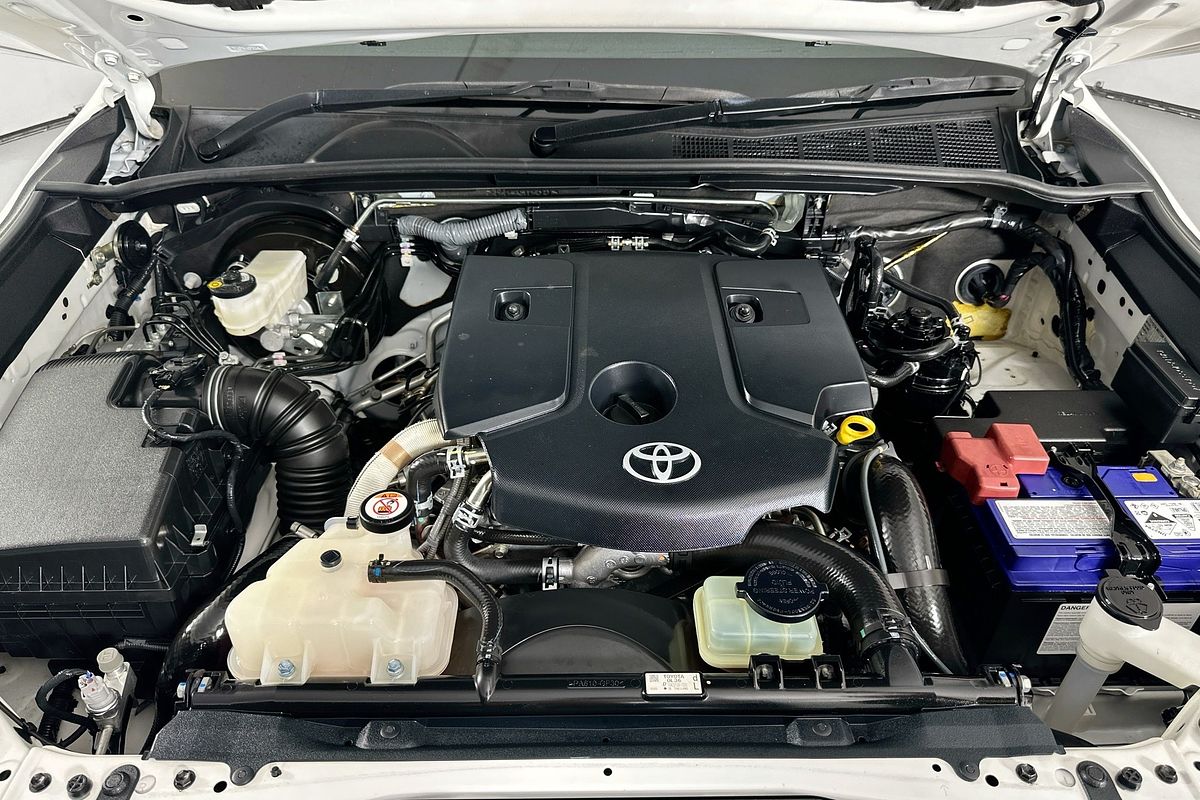 2019 Toyota HILUX SR5 (4x4) GUN126R MY19 4X4