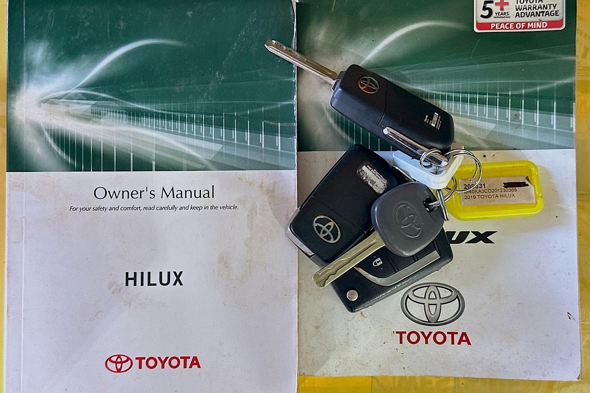 2019 Toyota HILUX SR (4x4) GUN126R MY19 4X4