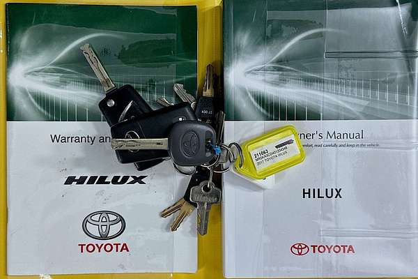 2017 Toyota HILUX SR (4x4) GUN126R MY17 4X4