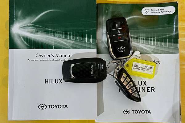 2024 Toyota Hilux SR 48V GUN126R 4X4