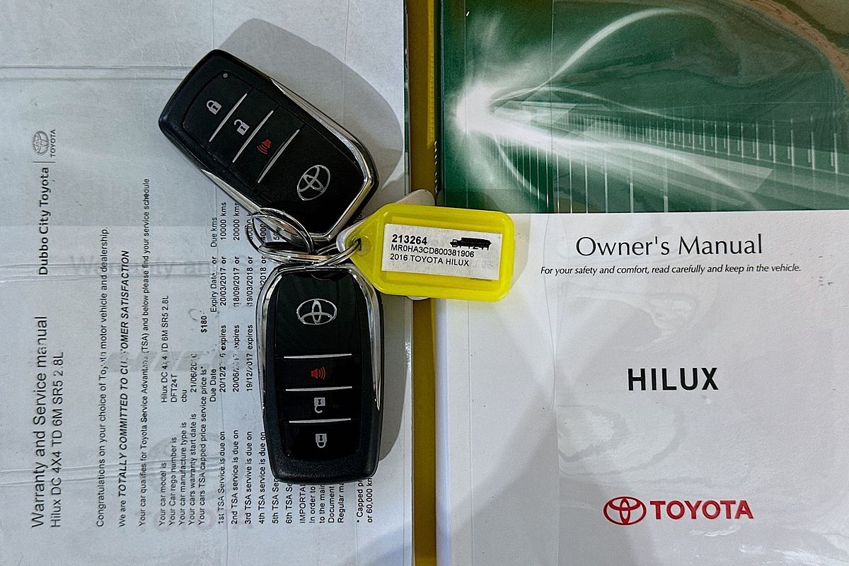 2016 Toyota HILUX SR5 (4x4) GUN126R 4X4