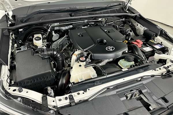 2021 Toyota HILUX SR5 (4x4) GUN126R FACELIFT 4X4
