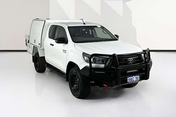 2021 Toyota HILUX SR (4x4) GUN126R 4X4