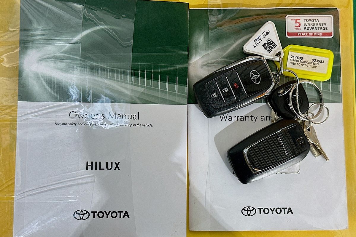 2020 Toyota HILUX SR5 (4x4) GUN126R FACELIFT 4X4