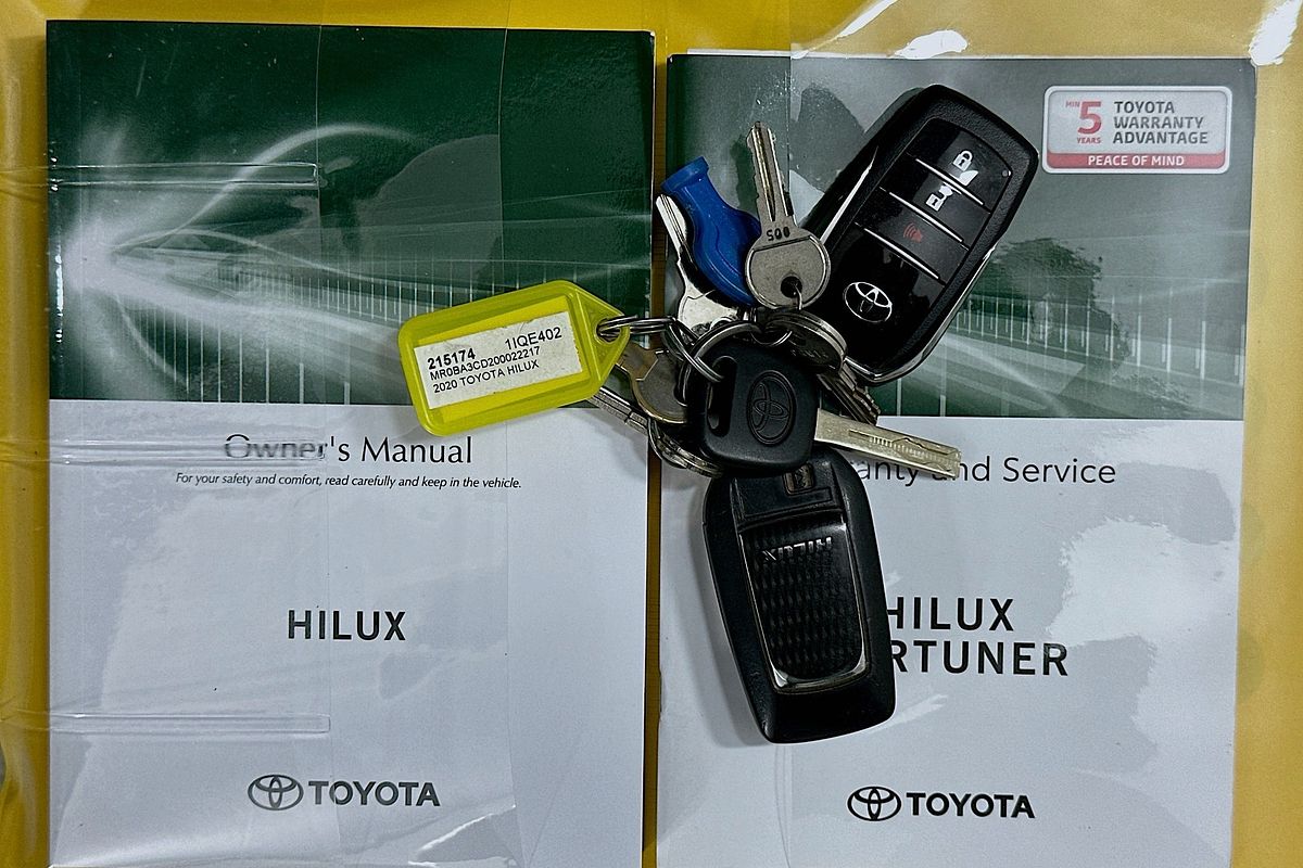 2020 Toyota HILUX SR5 (4x4) GUN126R FACELIFT 4X4