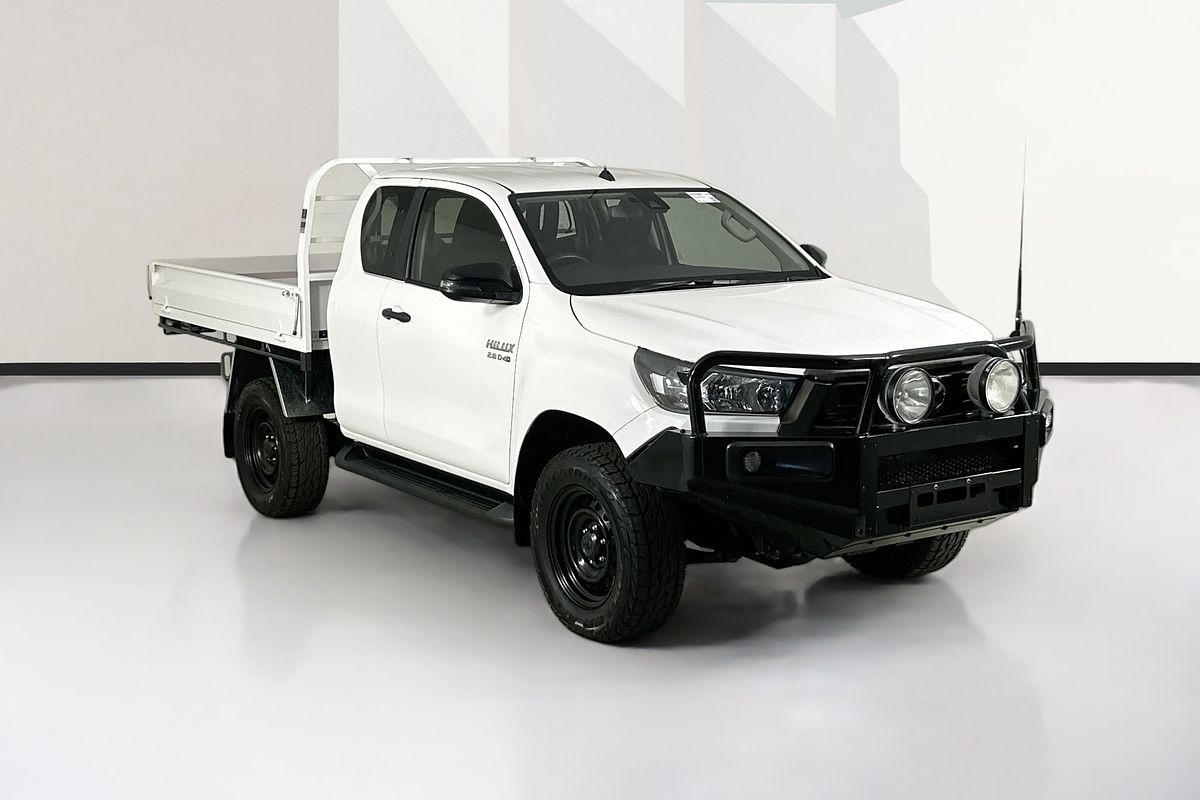 2020 Toyota Hilux SR (4x4) GUN126R FACELIFT 4X4