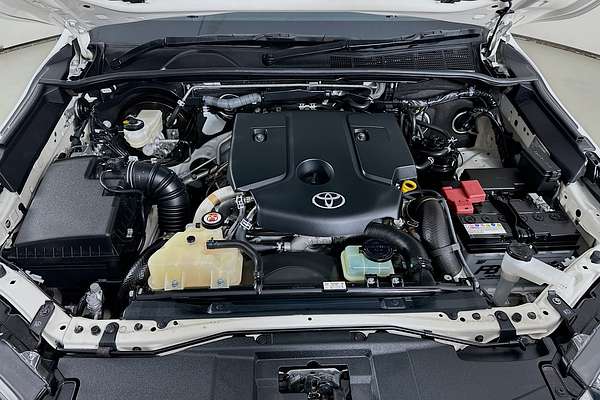2022 Toyota HILUX SR5 (4x4) GUN126R 4X4