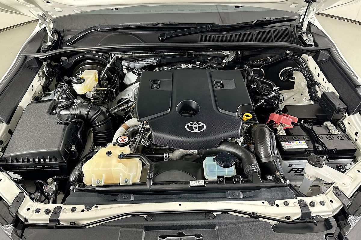 2022 Toyota HILUX SR5 (4x4) GUN126R 4X4