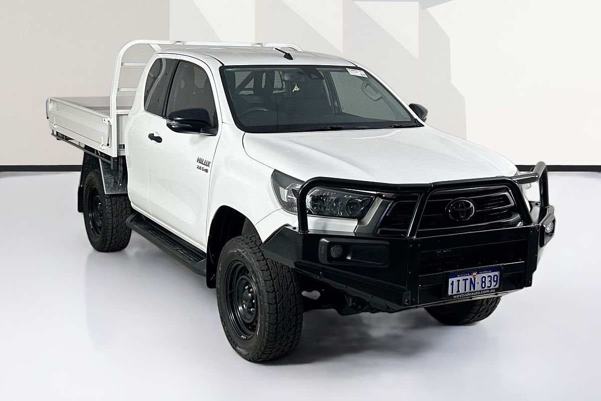 2020 Toyota Hilux SR (4x4) GUN126R FACELIFT 4X4