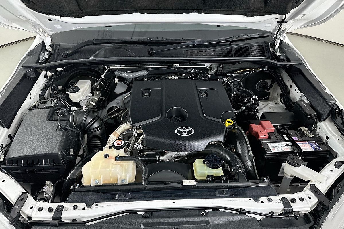 2017 Toyota HILUX SR (4x4) GUN126R 4X4
