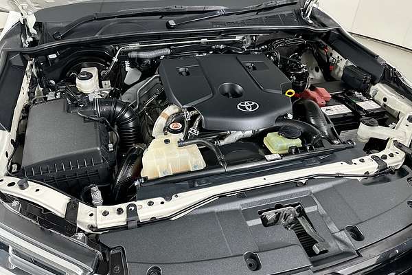 2021 Toyota HILUX SR5 (4x4) GUN126R 4X4