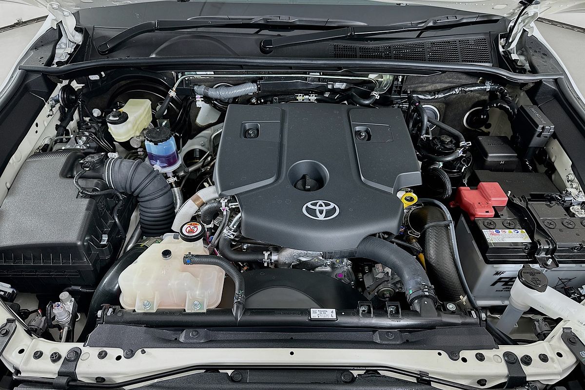 2025 Toyota HILUX SR5 48V (4x4) GUN126R RC 4X4