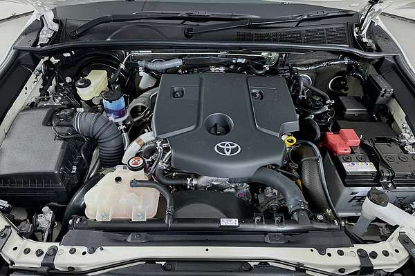2025 Toyota HILUX SR5 48V (4x4) GUN126R RC 4X4