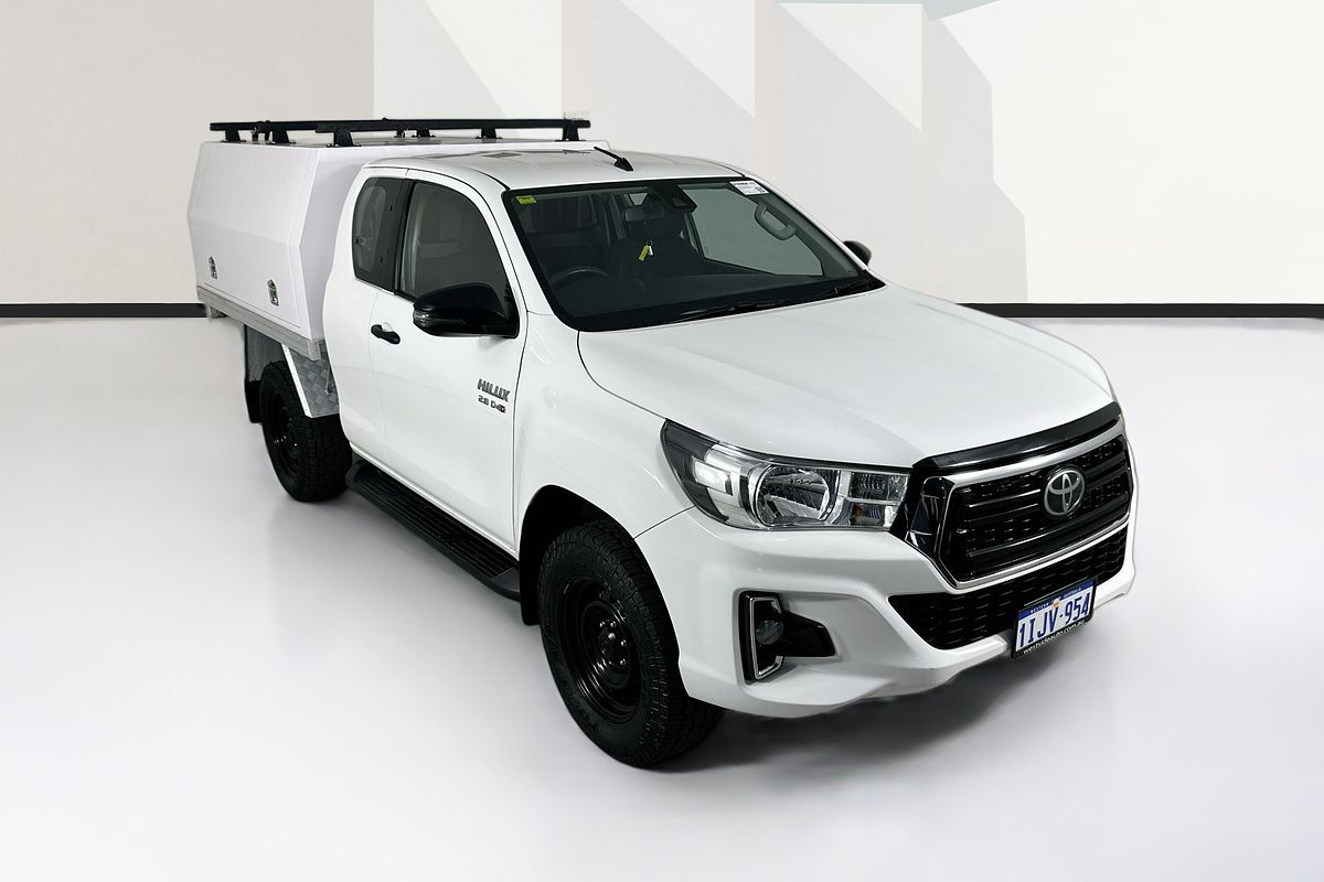 2020 Toyota Hilux SR (4x4) GUN126R FACELIFT 4X4