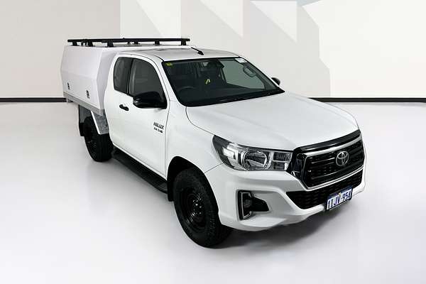 2020 Toyota Hilux SR (4x4) GUN126R FACELIFT 4X4