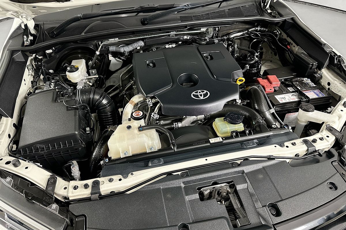 2021 Toyota HILUX SR5 (4x4) GUN126R FACELIFT 4X4