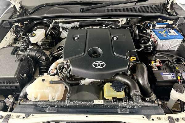 2021 Toyota HILUX SR5 (4x4) GUN126R 4X4