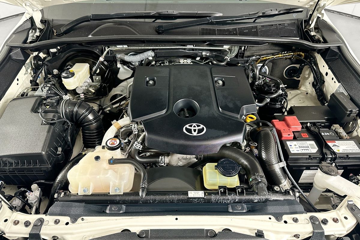 2021 Toyota HILUX SR5 (4x4) GUN126R FACELIFT 4X4