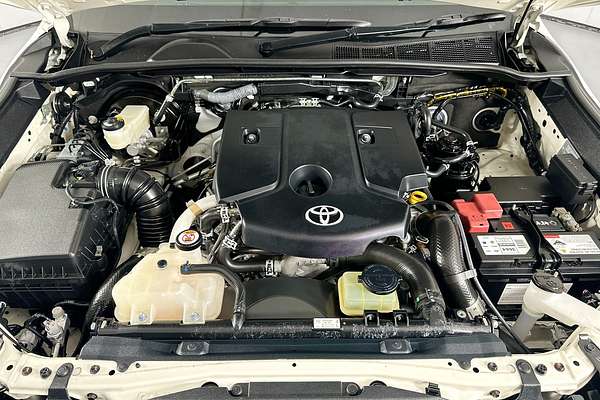2021 Toyota HILUX SR5 (4x4) GUN126R FACELIFT 4X4