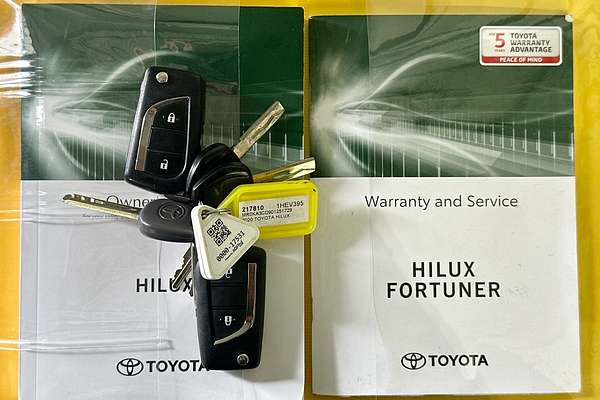 2020 Toyota HILUX SR (4x4) GUN126R FACELIFT 4X4
