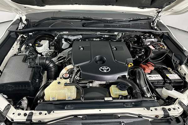 2021 Toyota HILUX SR5 (4x4) GUN126R FACELIFT 4X4