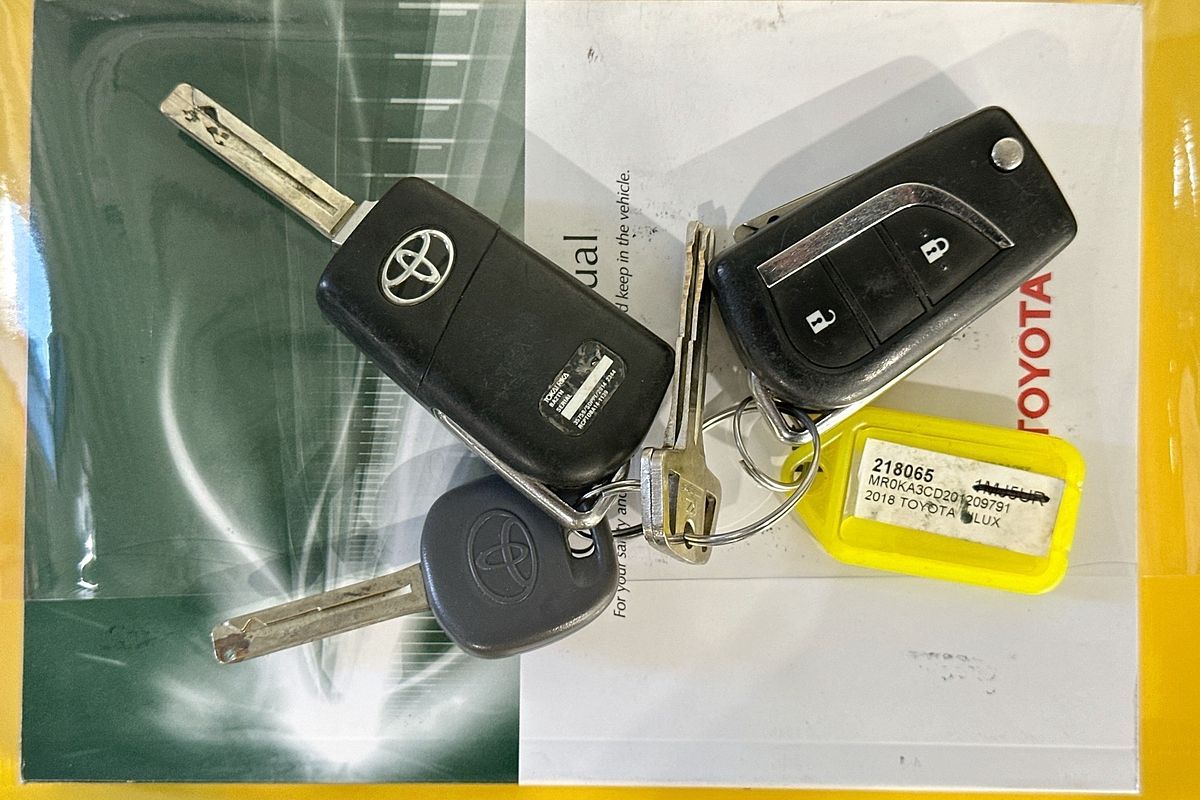 2018 Toyota HILUX SR (4x4) GUN126R MY17 4X4