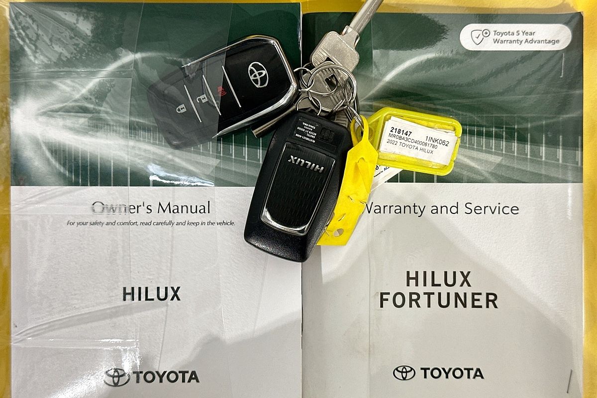 2022 Toyota HILUX SR5 (4x4) GUN126R 4X4