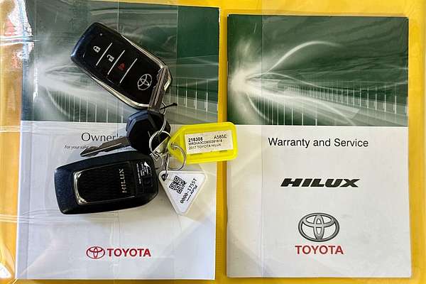 2017 Toyota HILUX SR5 (4x4) GUN126R MY17 4X4