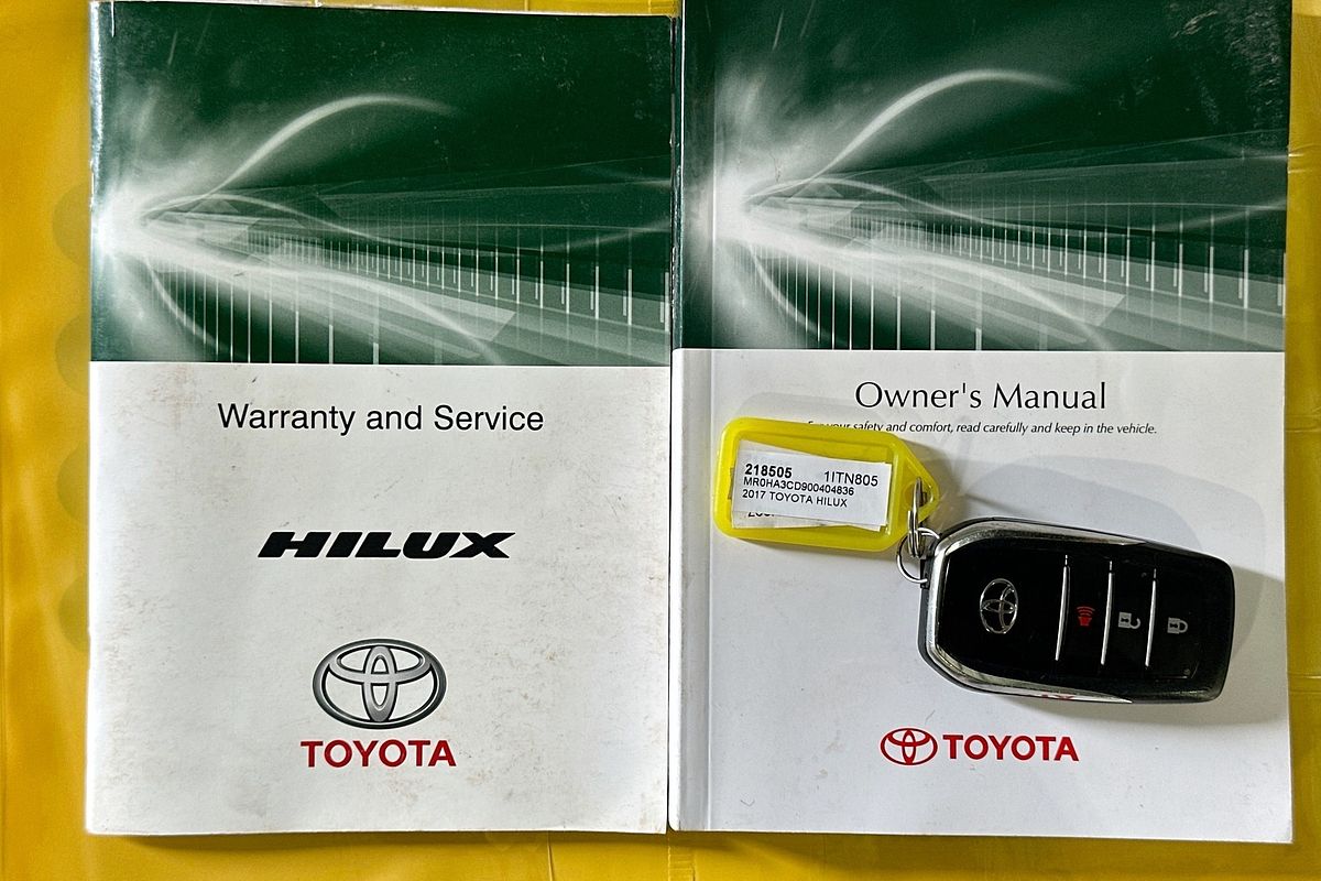 2017 Toyota HILUX SR5 (4x4) GUN126R 4X4