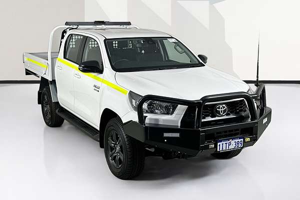 2025 Toyota HILUX SR (4x4) STEEL WHEELS GUN126R RC 4X4