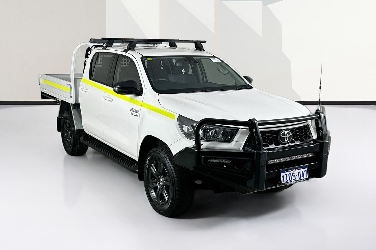 2025 Toyota HILUX SR (4x4) STEEL WHEELS GUN126R RC 4X4