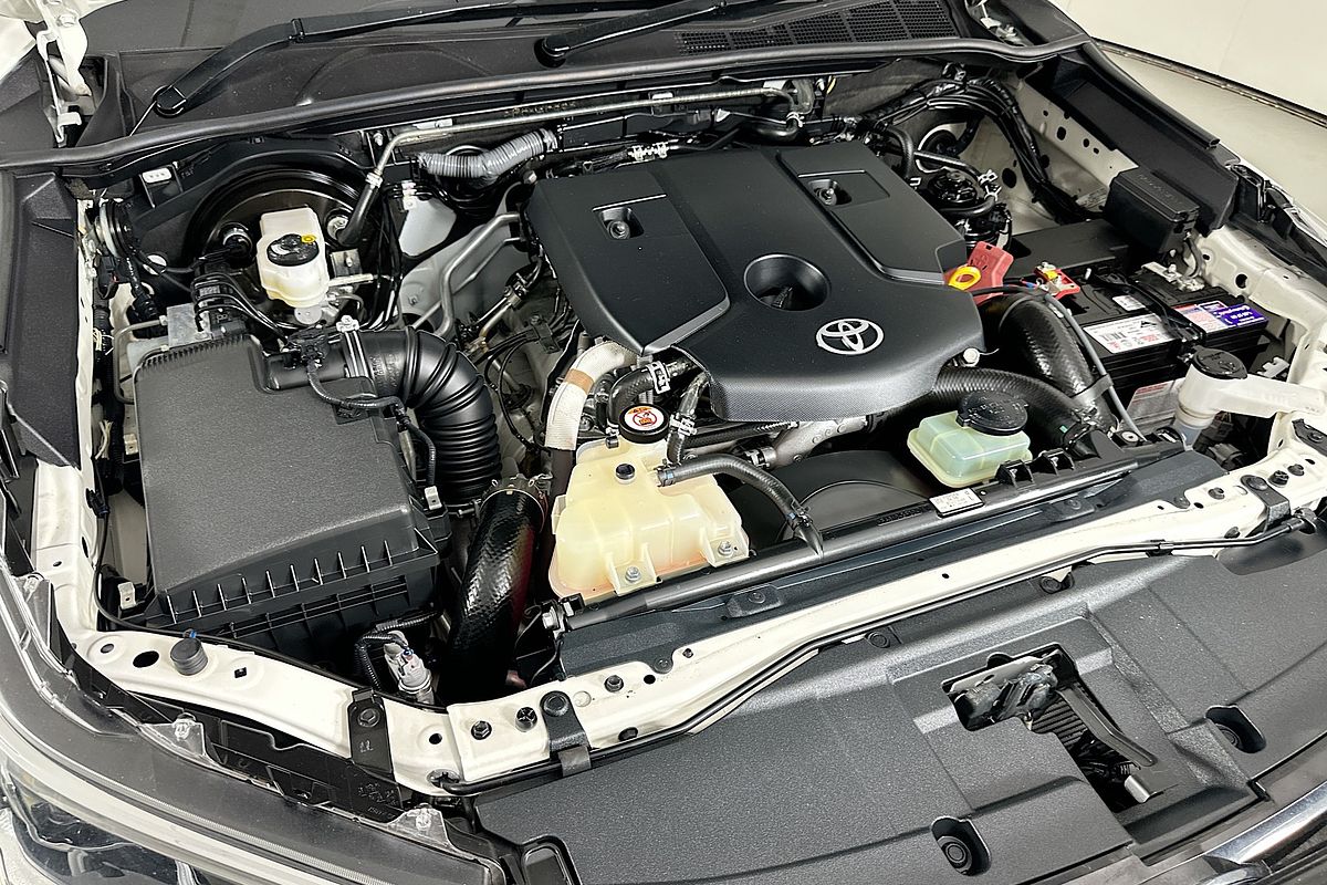 2022 Toyota HILUX SR5 (4x4) GUN126R 4X4