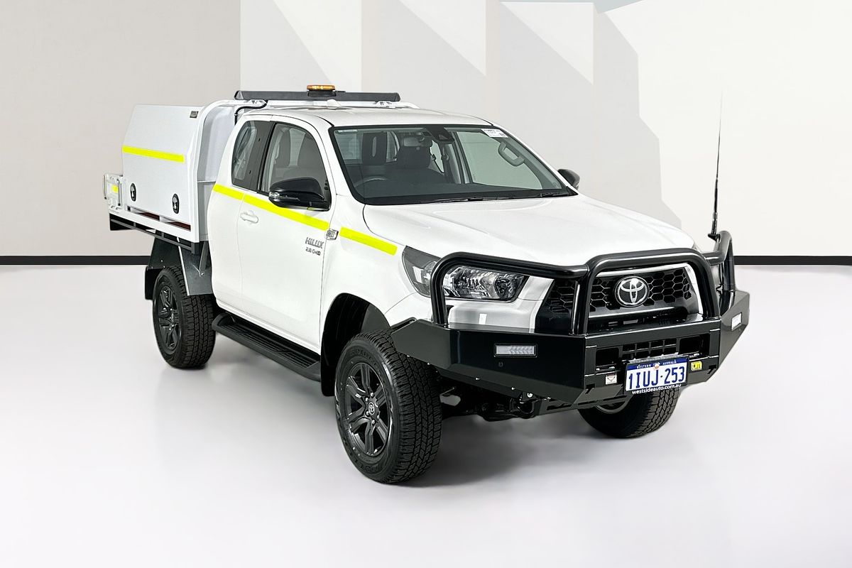 2025 Toyota Hilux SR (4x4) GUN126R RC 4X4