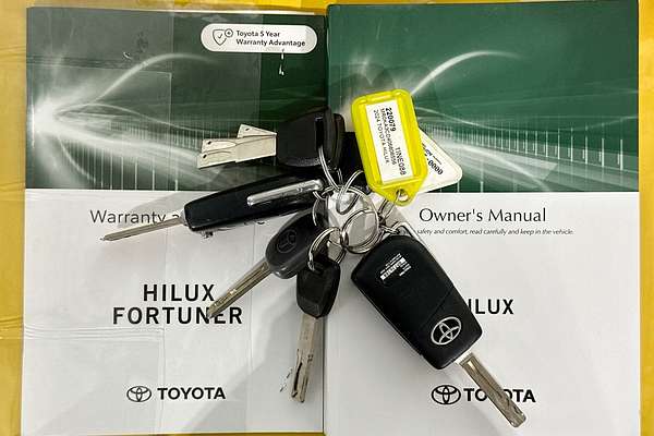 2024 Toyota HILUX SR (4x4) GUN126R 4X4