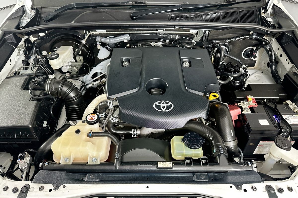 2019 Toyota HILUX SR5 (4x4) GUN126R MY19 4X4