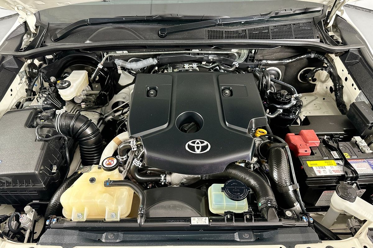 2021 Toyota HILUX SR5 (4x4) GUN126R FACELIFT 4X4