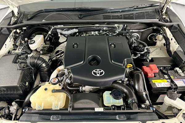 2021 Toyota HILUX SR5 (4x4) GUN126R FACELIFT 4X4