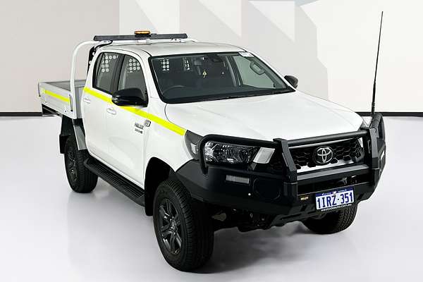 2025 Toyota HILUX SR (4x4) STEEL WHEELS GUN126R RC 4X4