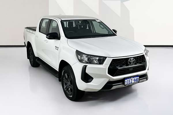 2024 Toyota HILUX SR 48V (4x4) GUN126R 4X4