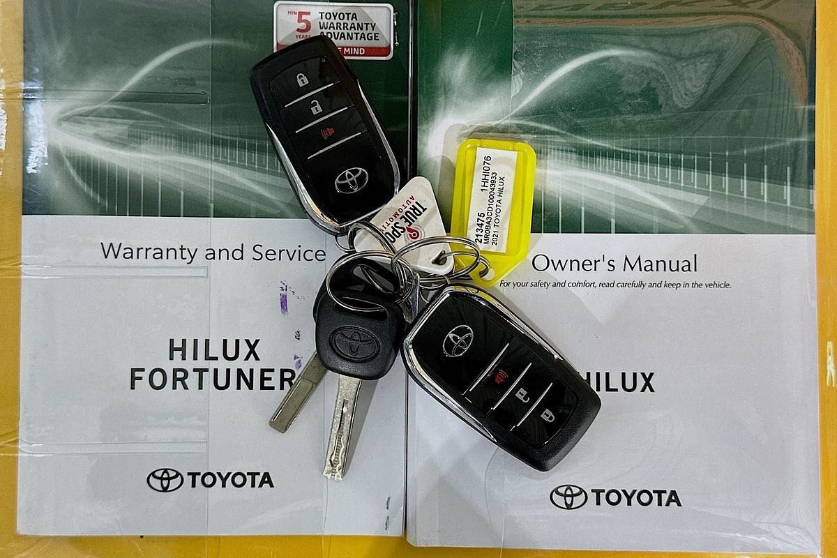 2021 Toyota HILUX SR5 (4x4) GUN126R FACELIFT 4X4