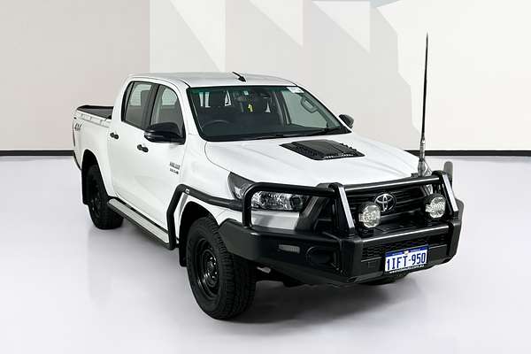 2020 Toyota HILUX SR (4x4) GUN126R FACELIFT 4X4