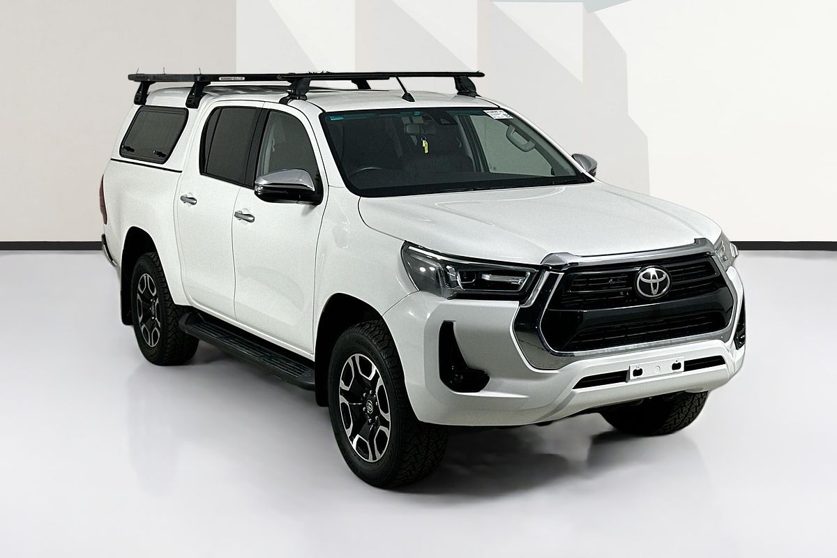 2020 Toyota HILUX SR5 (4x4) GUN126R FACELIFT 4X4