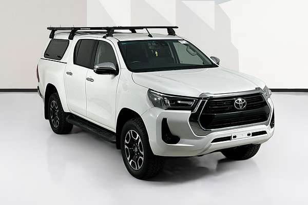 2020 Toyota HILUX SR5 (4x4) GUN126R FACELIFT 4X4