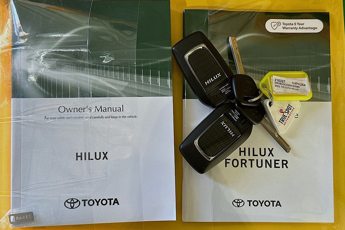 2022 Toyota HILUX SR5 (4x4) GUN126R 4X4