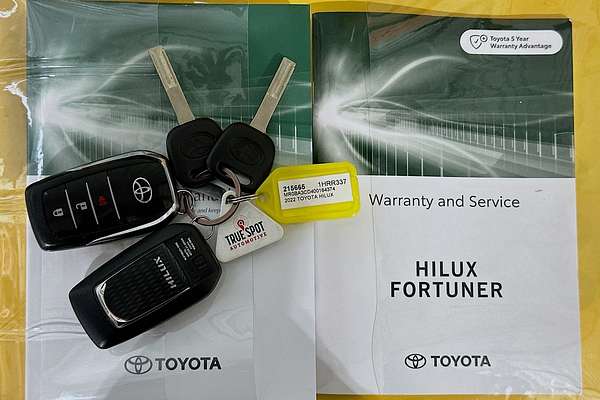 2022 Toyota HILUX SR5 (4x4) GUN126R 4X4