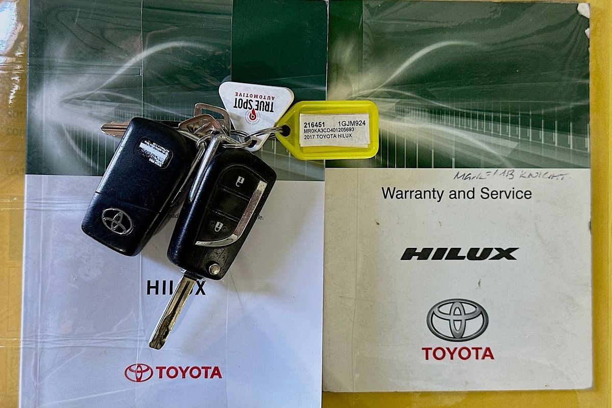 2017 Toyota HILUX SR (4x4) GUN126R 4X4