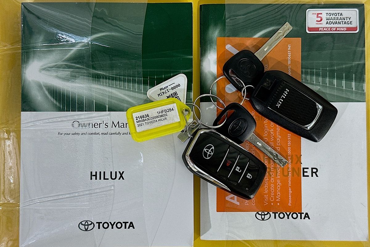 2021 Toyota HILUX SR5 (4x4) GUN126R 4X4