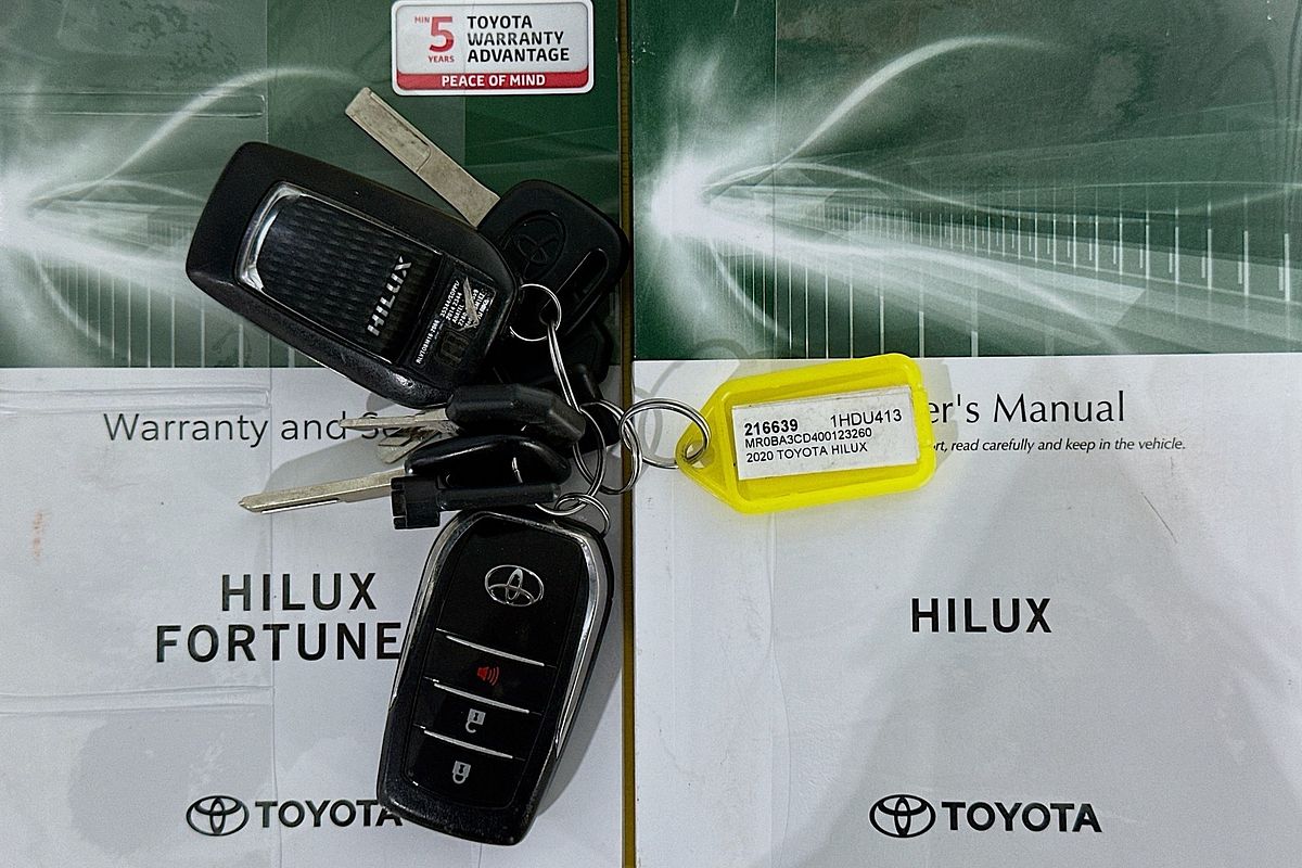 2020 Toyota HILUX SR5 (4x4) GUN126R FACELIFT 4X4