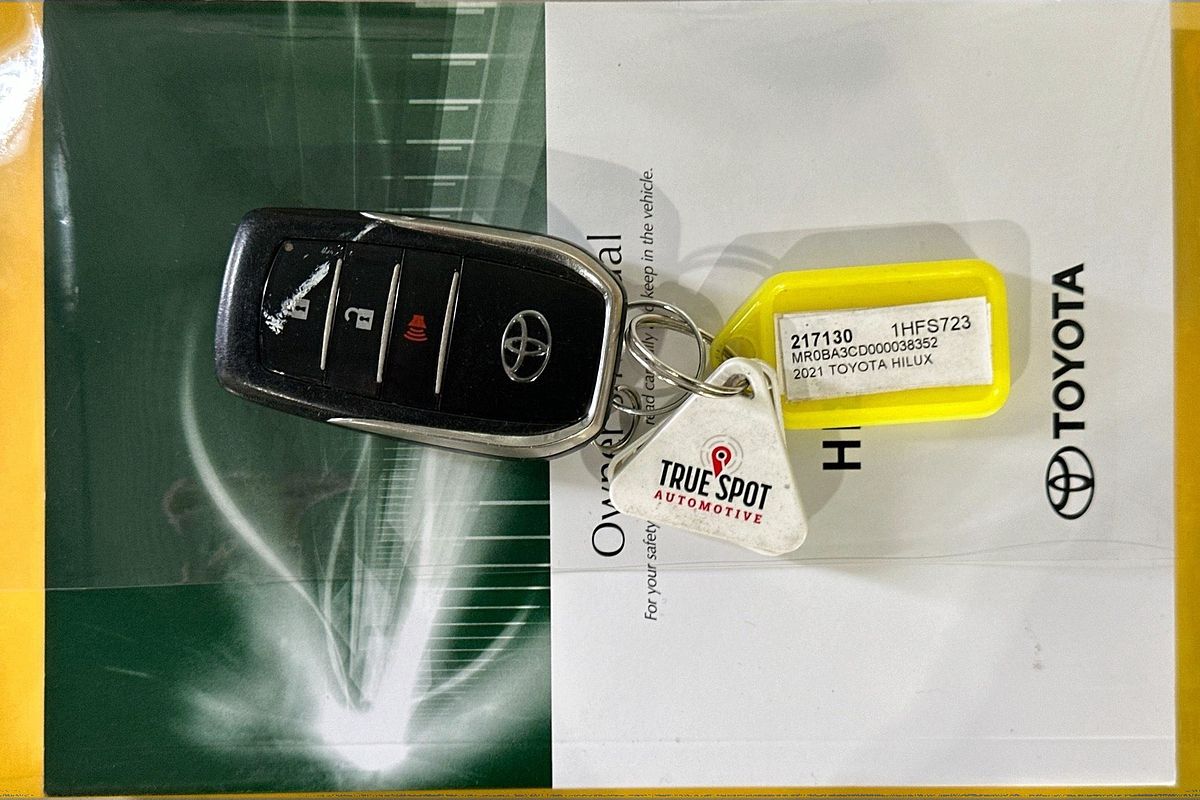 2021 Toyota HILUX SR5 (4x4) GUN126R 4X4